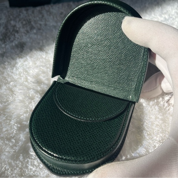 LOUIS VUITTON Taiga Line Porte monnaie Cuvette Coin Purse Dark green no Box - Picture 5 of 14